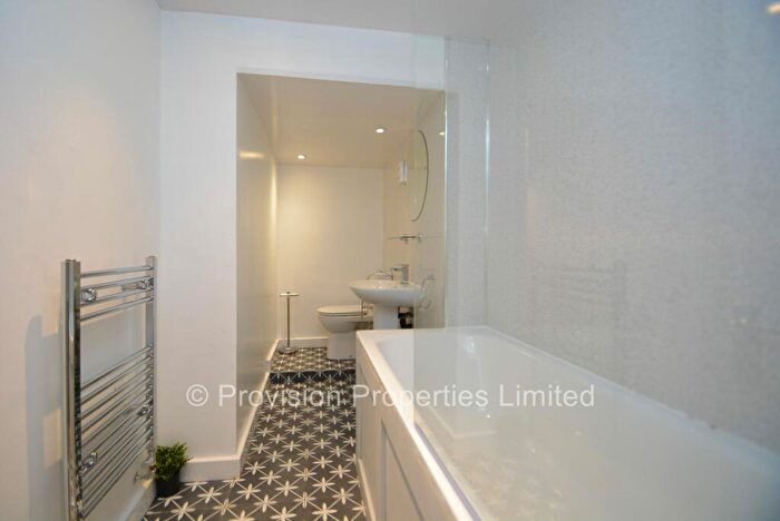 10 Bedroom Terraced House To Rent In Delph Lane, Woodhouse, Leeds, LS6