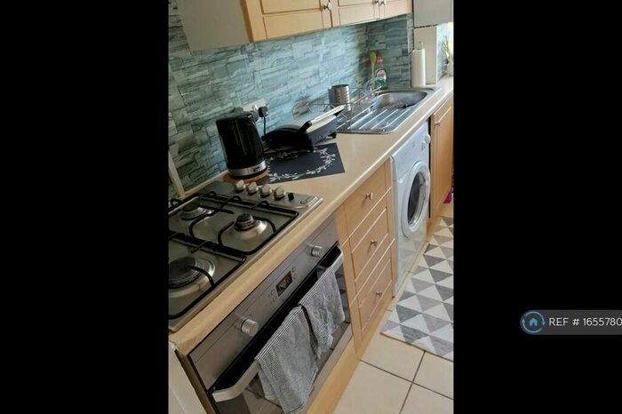 1 Bedroom Flat To Rent In Silchester Court, Thornton Heath, CR7