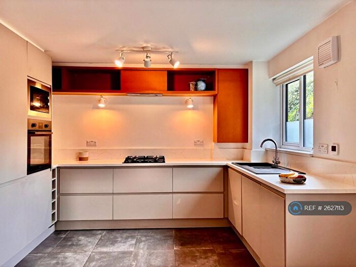 2 Bedroom Flat To Rent In Bridge Meadows, London, SE14