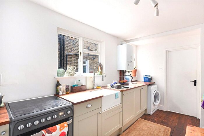 1 Bedroom Flat For Sale In Mabley Street, Hackney, London, E9