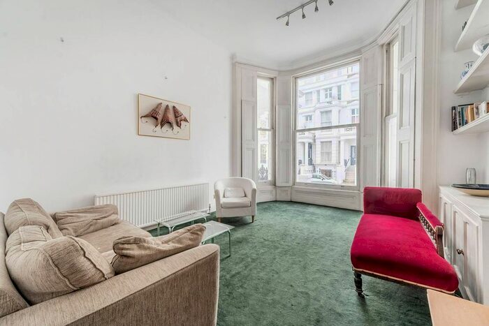 2 Bedroom Flat To Rent In Erals Court, Earls Court, London, SW5