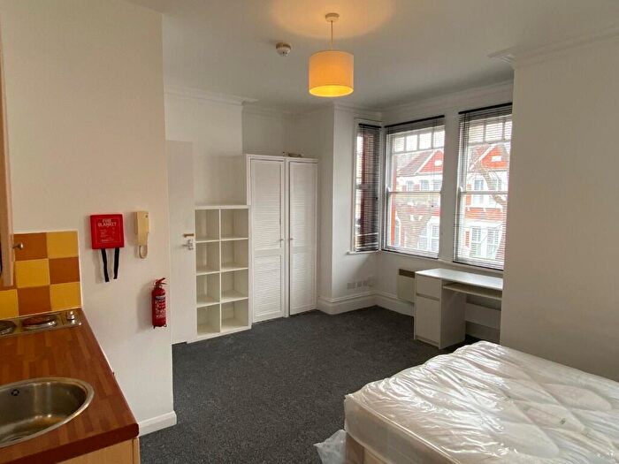 Studio To Rent In Cedar Road, London, NW2