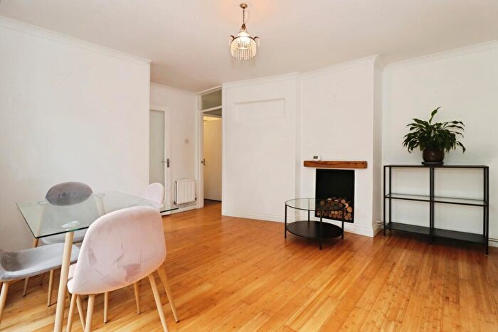 2 Bedroom Flat For Sale In Okebourne Road, Bristol, Somerset, BS10