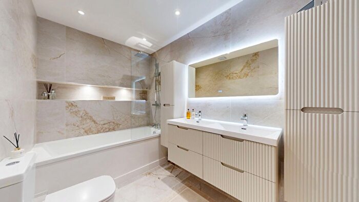 2 Bedroom Flat For Sale In Horsley Hill Road, South Shields, Tyne And Wear, NE33