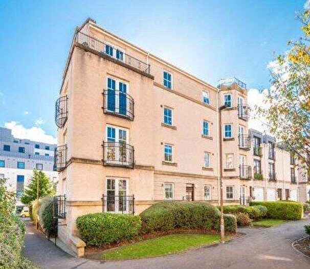 2 Bedroom Flat To Rent In Huntingdon Place, Edinburgh, EH7