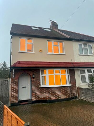 4 Bedroom Semi-Detached House To Rent In Ronelean Road, Tolworth, Surbiton KT6