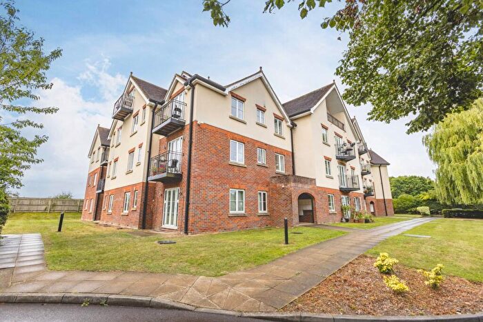 1 Bedroom Flat For Sale In Datchet Road, Datchet, SL3