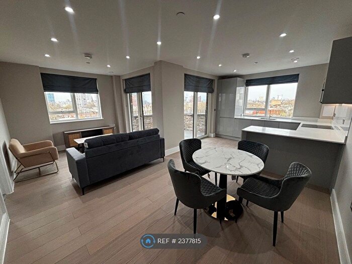 2 Bedroom Flat To Rent In Hyde Apartments, London, SW11