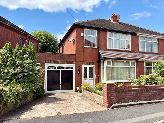 3 Bedroom Semi Detached House For Sale In Carlton Avenue, Watersheddings, Oldham, OL4