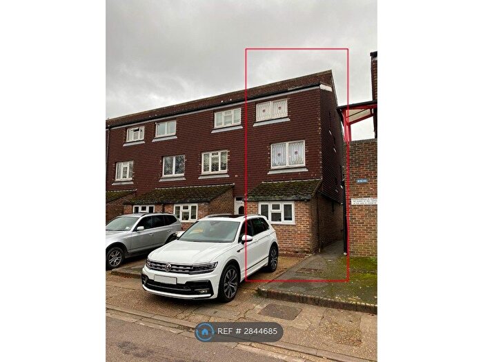 4 Bedroom End Of Terrace House To Rent In Hoskins Close, London, E16