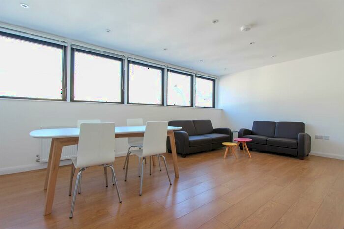 2 Bedroom Apartment To Rent In Penthouse Flat, Stucley Place, Camden Town, NW1