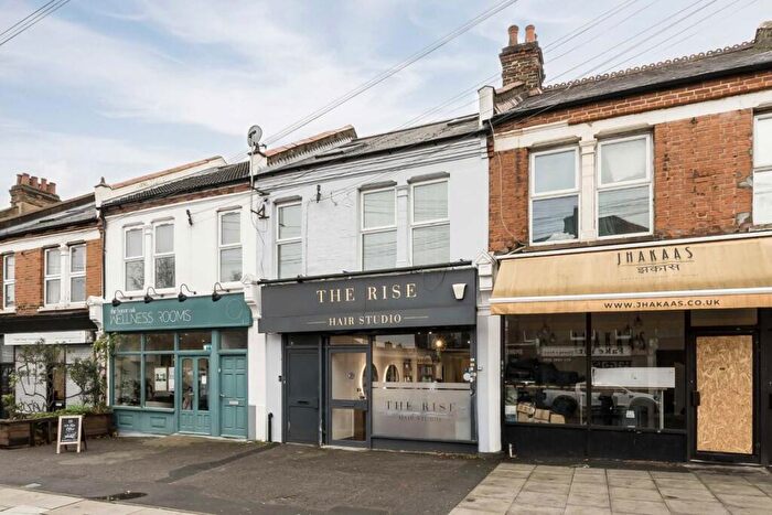 2 Bedroom Flat For Sale In Brockley Rise, Honor Oak, SE23