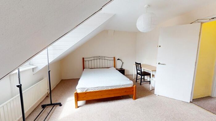 5 Bedroom Semi-Detached House To Rent In Burns Street, Nottingham, NG7