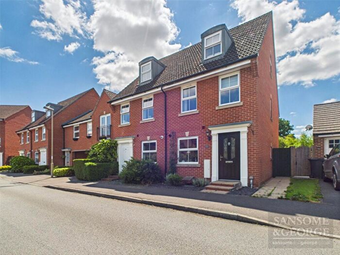 3 Bedroom End Of Terrace House For Sale In Kirby Drive, Bramley, Tadley, Hampshire, RG26