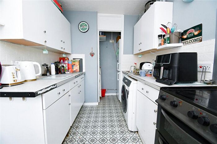1 Bedroom Flat For Sale In Gateacre Court, Ellesmere Port, Cheshire, CH66