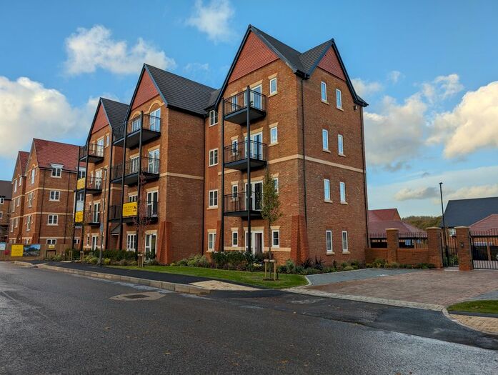 1 Bedroom Flat To Rent In Aspen Road, High Wycombe, HP10