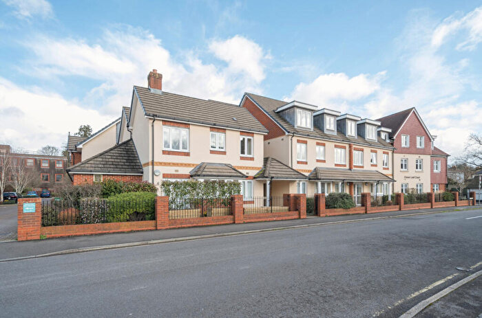 2 Bedroom Retirement Property For Sale In Clover Leaf Court, Ackender Road, Alton, Hampshire, GU34