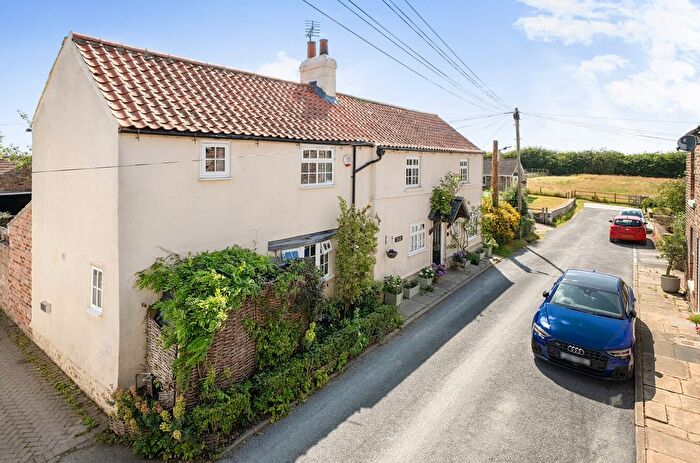 4 Bedroom Detached House For Sale In West End, Ulleskelf, Tadcaster, North Yorkshire, LS24