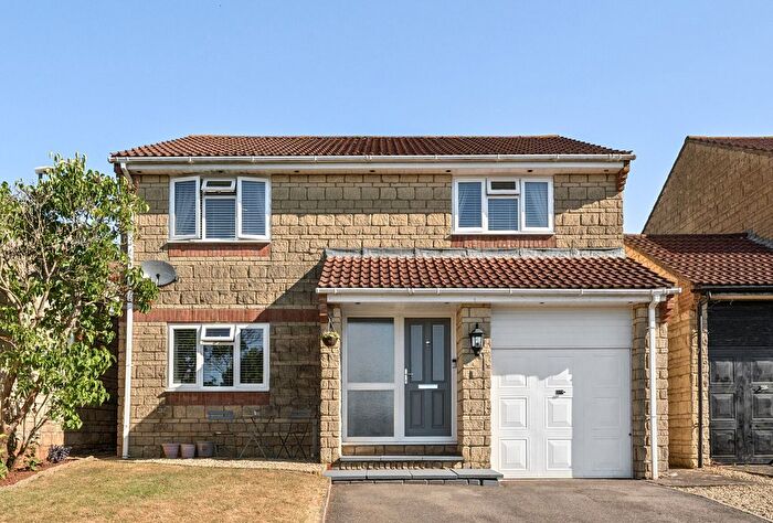 4 Bedroom Detached House For Sale In Beaufort Avenue, Midsomer Norton, Radstock, Somerset, BA3