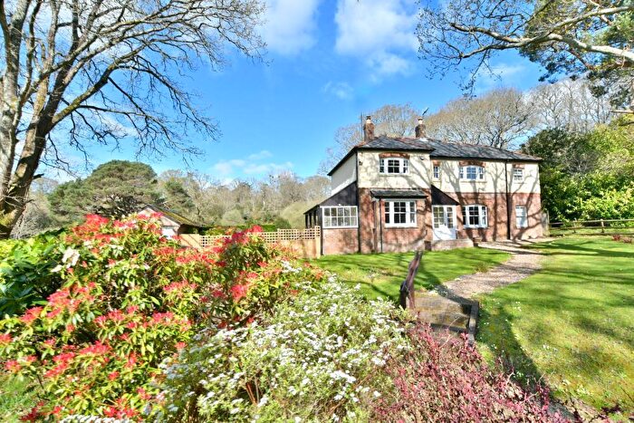4 Bedroom Detached House For Sale In Leigh Lane, Wimborne, BH21