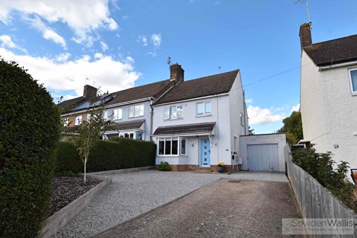 3 Bedroom End Of Terrace House For Sale In Lincoln Road, Stamford, PE9