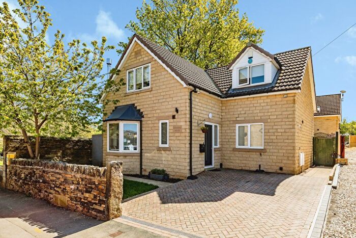 4 Bedroom Detached House For Sale In Carr Green Lane, Brighouse, HD6