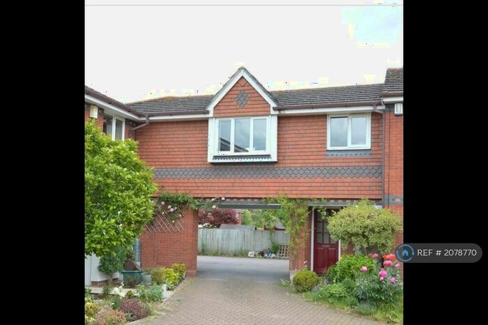 1 Bedroom Terraced House To Rent In Nichols Close, Chessington, KT9