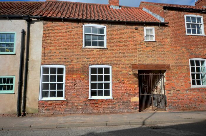 2 Bedroom Cottage To Rent In Church Street, Louth, LN11