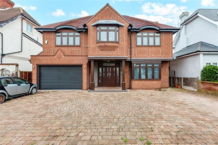 6 Bedroom Detached House For Sale In Ernest Road, Emerson Park, RM11