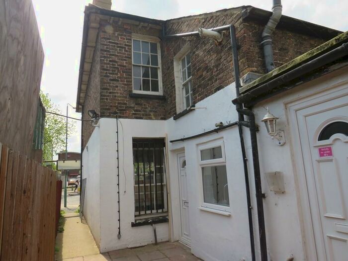 1 Bedroom Flat To Rent In Nightingale Road, Carshalton, Surrey, SM5