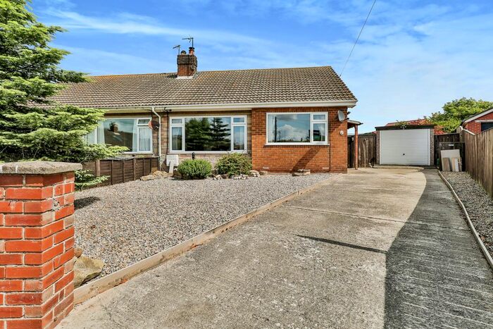 3 Bedroom Bungalow For Sale In Lodge Gardens, Gristhorpe, Filey, North Yorkshire, YO14