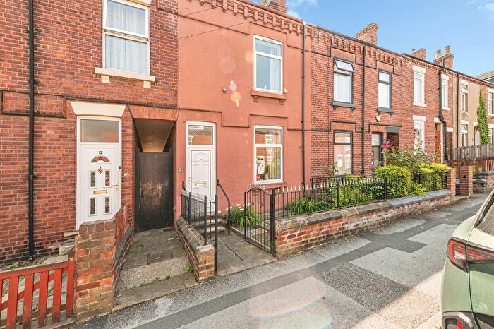 2 Bedroom Terraced House For Sale In Lincoln Street, Wakefield, WF2
