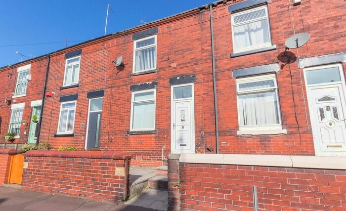 2 Bedroom Terraced House To Rent In North Street, Middleton, M24