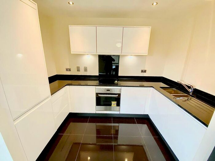 1 Bedroom Flat To Rent In Clarence Avenue, Gants Hill, IG2