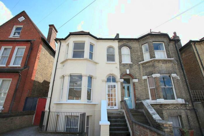 6 Bedroom Flat To Rent In Rossiter Road, Balham, London, SW12