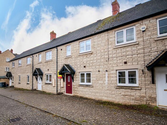 2 Bedroom Terraced House To Rent In Oakmead, Witney, OX28