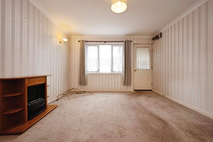 1 Bedroom Apartment For Sale In Lime Walk (Priory Park), Dunstable, LU5