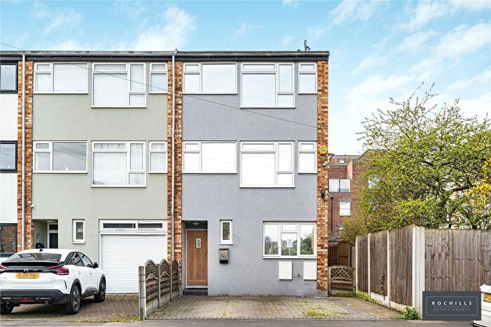 4 Bedroom End Terrace House For Sale In Thames Street, Walton-On-Thames, Surrey, KT12