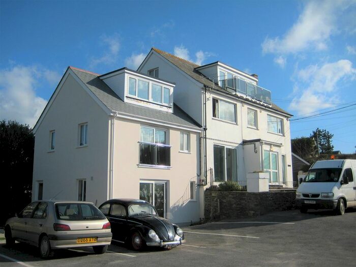1 Bedroom Flat To Rent In Tregurrian, Newquay, TR8