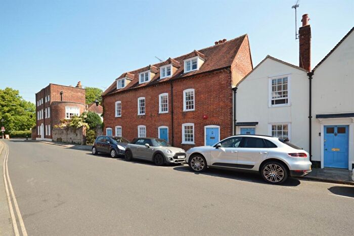 2 Bedroom Terraced House To Rent In St. Martins Square, Chichester, PO19