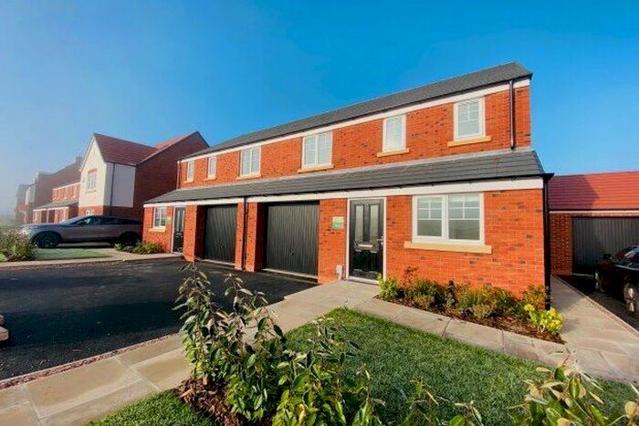 3 Bedroom Property To Rent In Baker Way, Lichfield, WS14