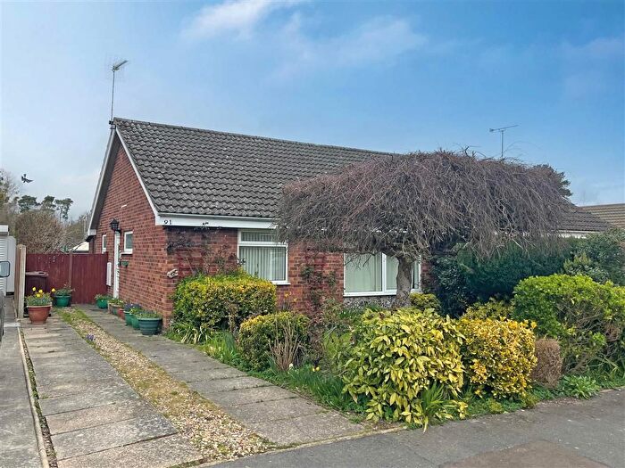 3 Bedroom Semi-Detached Bungalow For Sale In Stuart Road, Aylsham, Norwich, NR11