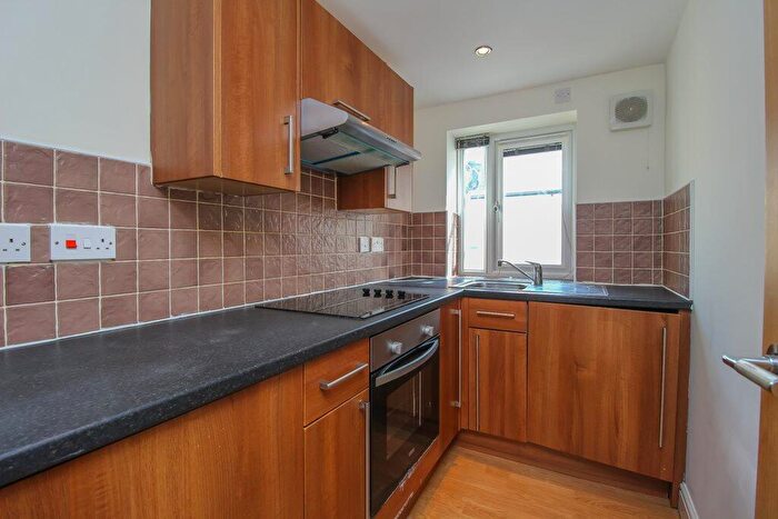 1 Bedroom Flat To Rent In Richmond Road, Roath, Cardiff, CF24