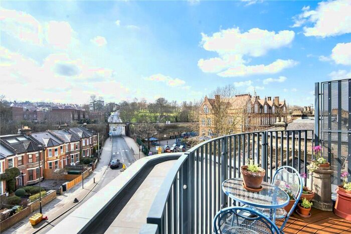 2 Bedroom Apartment To Rent In Gipsy Road, West Norwood, London, SE27