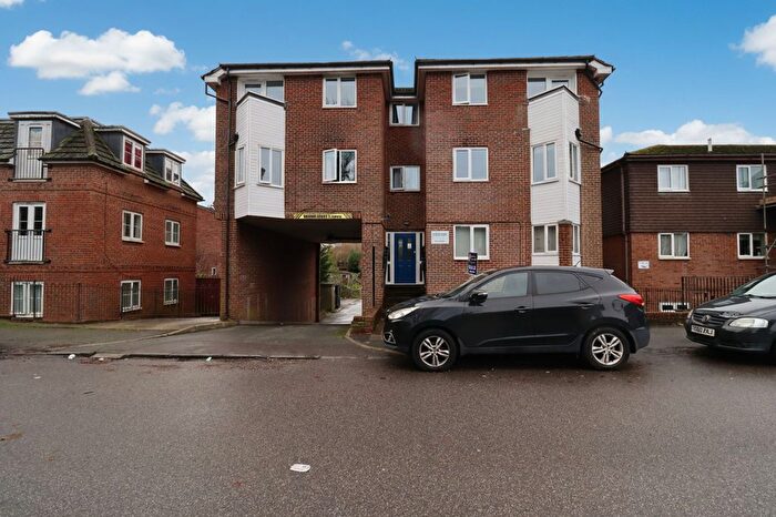 1 Bedroom Flat To Rent In Brook Road, Harold House, TN2