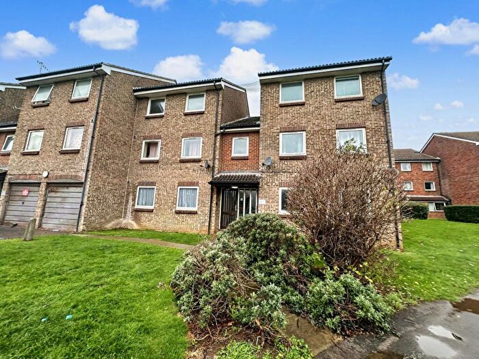 2 Bedroom Flat For Sale In Lake Drive, Peacehaven, BN10