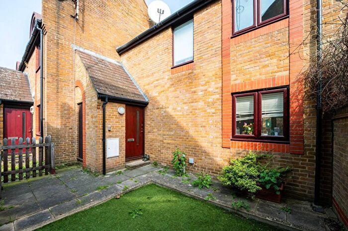 2 Bedroom Property For Sale In Isambard Place, Rotherhithe, London, SE16