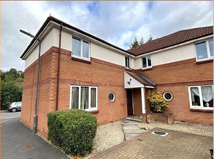 1 Bedroom Flat For Sale In Roegate Drive, St. Annes Park, Bristol, Somerset, BS4
