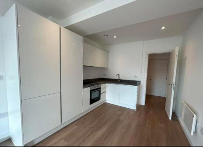 Apartment To Rent In Beckets Yard, Selden Hill, Paradise Industrial Estate, Hemel Hempstead, HP2