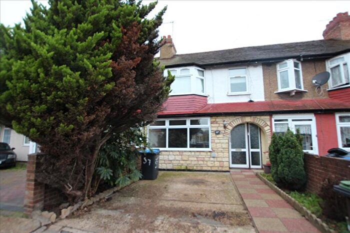 3 Bedroom House To Rent In Hydeside Gardens, Edmonton, London, N9